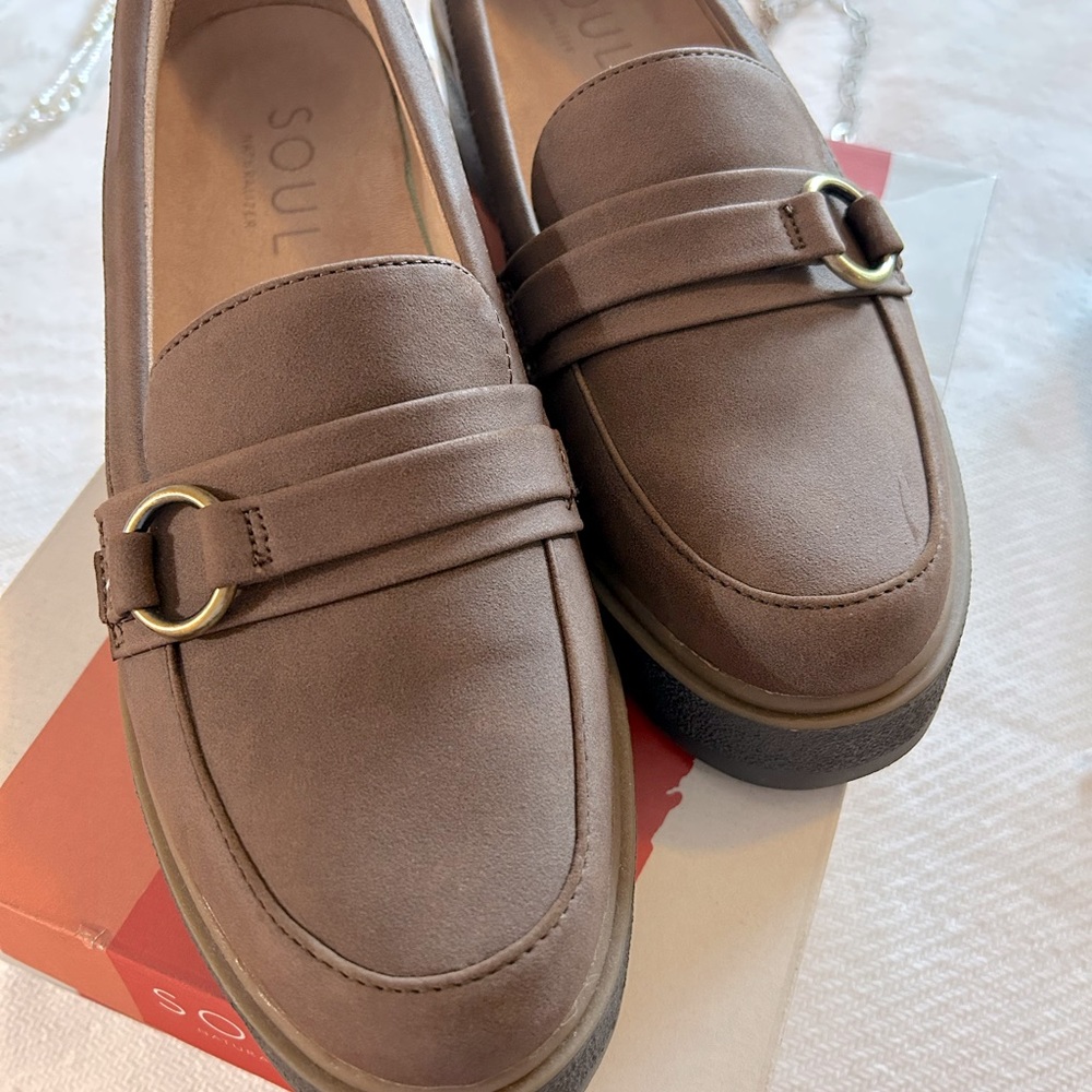 Naturalizer brown loafers new in box